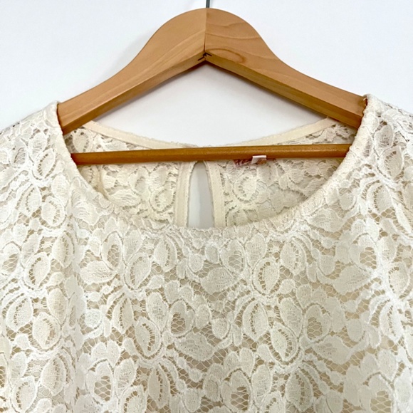 Aritzia Talula Lace Cropped Top, Cream, Size XS - Picture 3 of 9